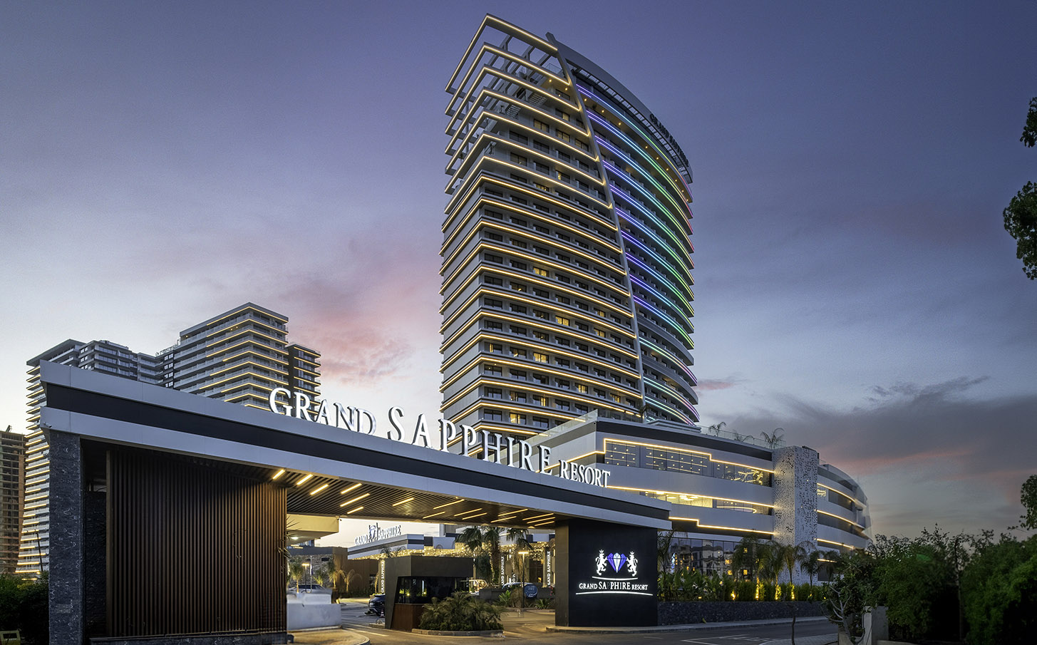 Grand Sapphire